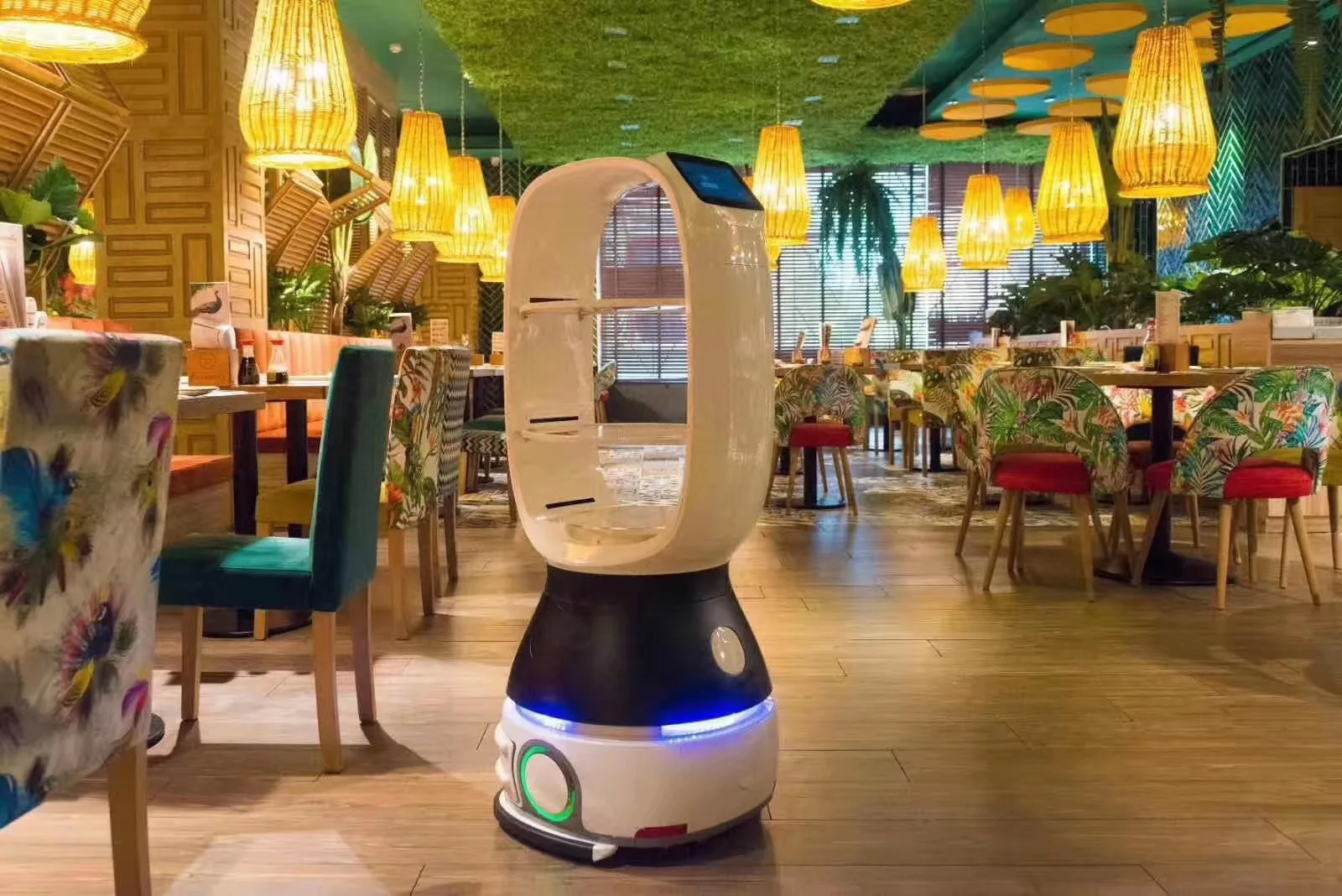 Robot de Service de Nourriture Intelligent