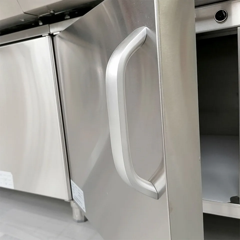 Armoire basse en acier inoxydable à 3 portes avec pieds réglables pour cuisines commerciales