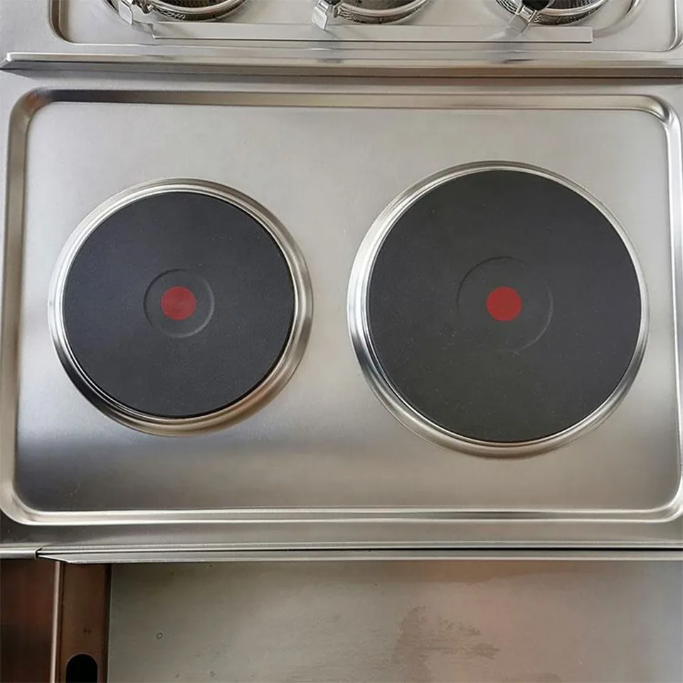 Professional 4-Burner Electric Range with Oven for Restaurant Kitchens